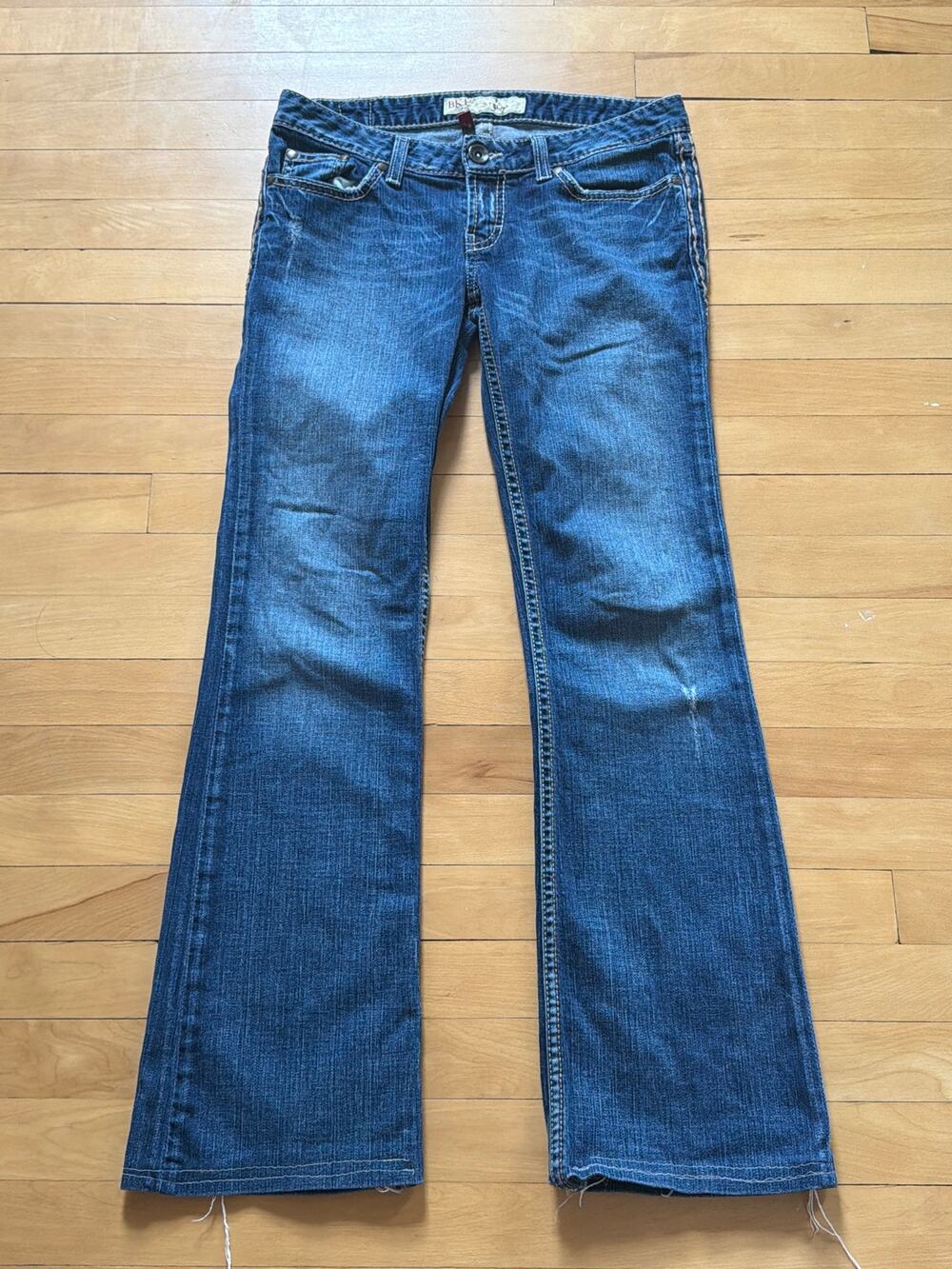 BKE Stella Size 28 Low Rise Bootcut Jeans Distressed Pocket Detail